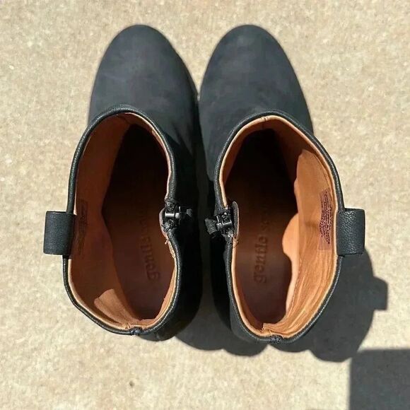 Gentle Souls Booties - Picture 5 of 11